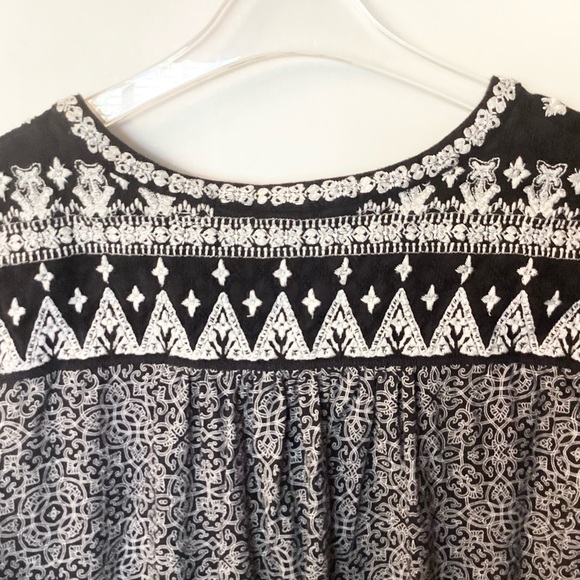 Lucky Brand Long Sleeve Printed Boho Peasant Top with Embroidered Detail - 2X - Picture 6 of 8
